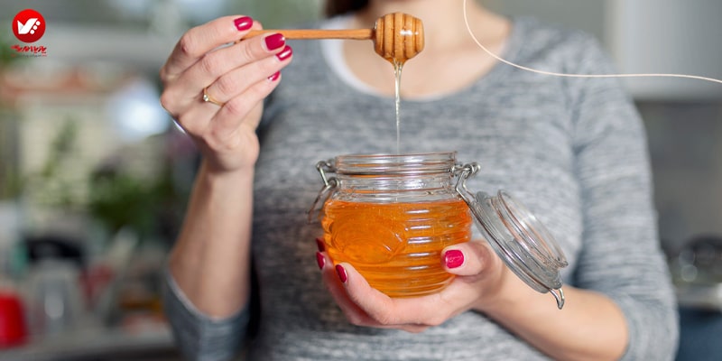 قرار دادن عسل در دمای بالا یکی از عادت ها در پخت و پز خطرناک